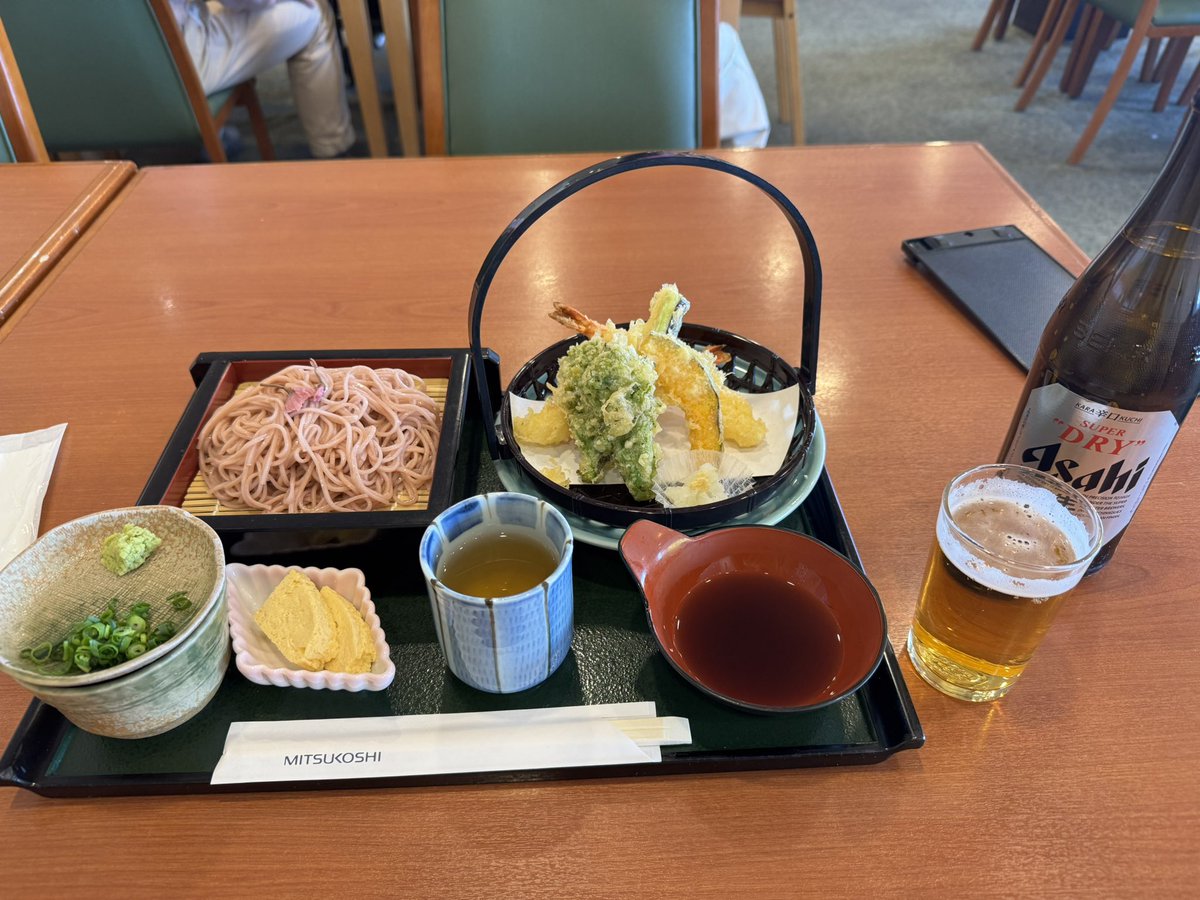 shoheidate's tweet photo. 天ぷらと桜蕎麦のランチ https://t.co/iDQu7fwCgX