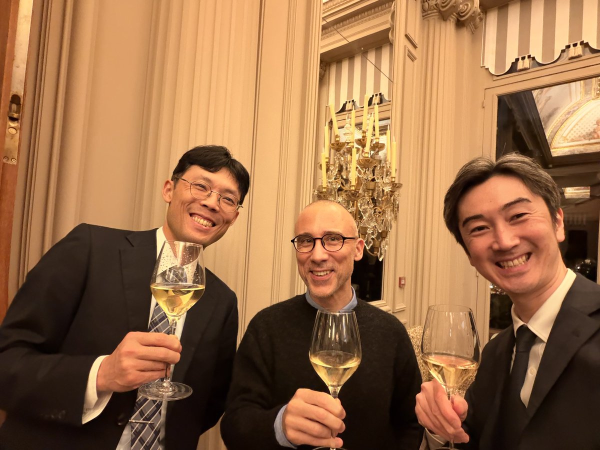 Kakinuma_Lab's tweet photo. 先週はパリでCIRPの冬会議でした❄️3日間でしたが、留学時代の親友と会えたり、ヨーロッパ、アメリカ、カナダの研究者と進めてる共同研究の相談もできて有意義でした〜✨ボスの青山先生と会場前でツーショット記念撮影📷
#CIRP https://t.co/U3V9h7pvaG