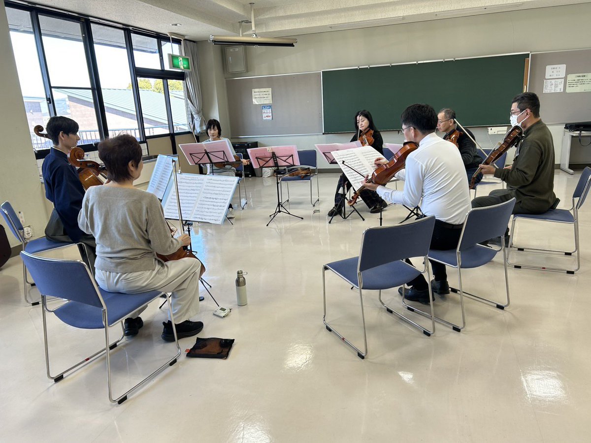 kinogen_string's tweet photo. 次回の練習は3月8日(日)
場所は河北コミュニティセンター
時間は9時から12時まで

トレーナー不在の中、団員のみの練習でした！

きのかわ弦楽合奏団では新しい仲間を募集しています！

mail:kinokawa.string@gmail.com

#和歌山アマチュアオーケストラ
#アマオケ
#和歌山
#弦楽オーケストラ https://t.co/0pVP5IVvXS