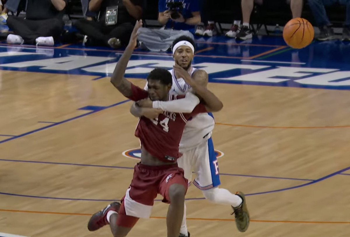 No Context College Basketball tweet media