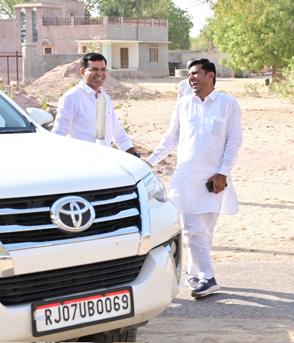 हमारे बड़े भाई बिशनाराम जी सियाग जिला अध्यक्ष देहात कांग्रेस कमेटी बीकानेर को जन्मदिन की हार्दिक बधाई❤️🙏