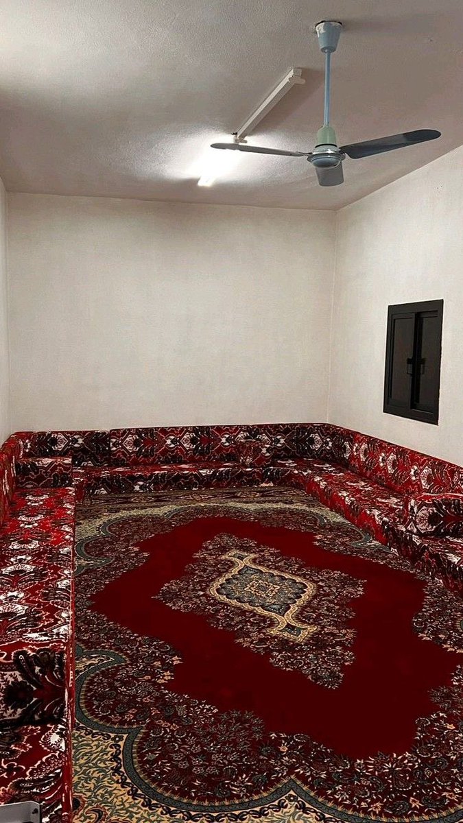 boo7_Almsha3r's tweet photo. #فضفض_بتغريده

ماذا عليّ إذا أتَيتُ لأسألكْ؟ 
و شكوتُ قلبًا بعد هجرك قد هلك
. .
من يقنع الآمال أنك لستَ لي
أو يقنعُ الآلام أني لستُ لك
. .
وعدتني بأن صدركَ منزلي
إذا الليالي السّود أغلقنَ الفّلك
. . 
ها هُن سودٌ مُقفراتٌ جِئنَ لي 
أين الوعودَ و أين عنّي منزلك ؟؟ https://t.co/dukJ0JjFs8