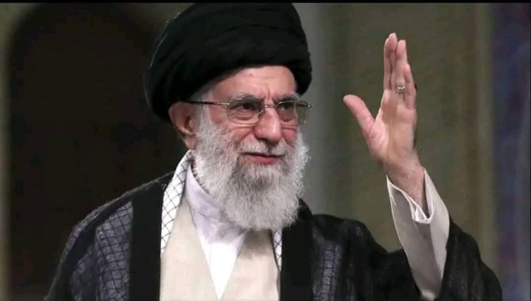 toxic_mehhhh's tweet photo. إنّا لله وإنّا إليهِ رَاجعُون 💔
Iranian State TV announces the martyrdom of the Supreme Leader of the Islamic Revolution, Ayatollah Sayyed Ali Hosseini Khamenei. https://t.co/GNc3lfkAnI