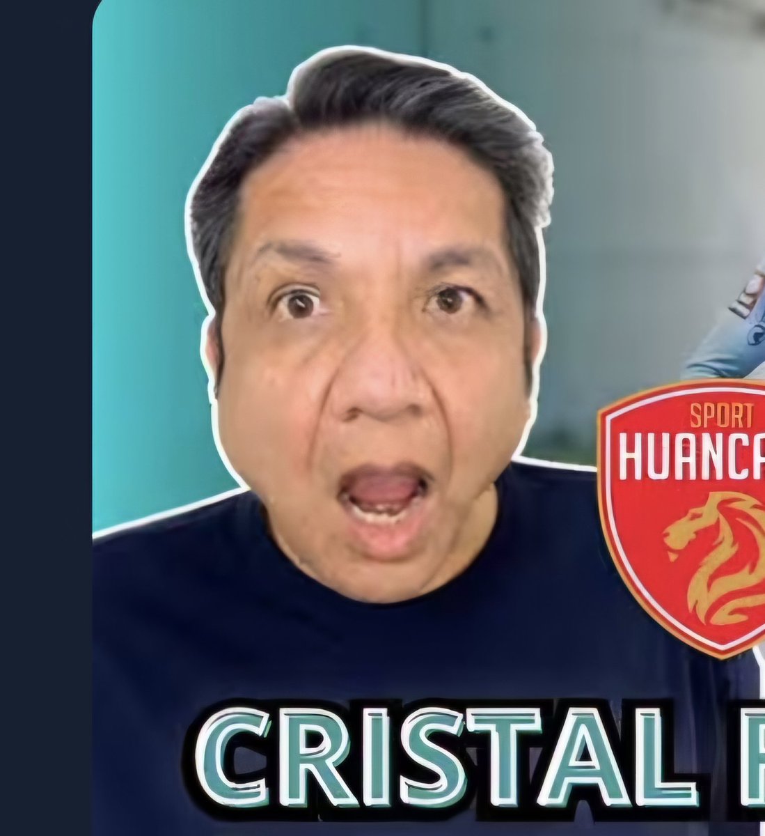 Chilcanix's tweet photo. @potrillo_1901 @vicentgol el que siempre pone la cara de catador de verijas en cada uno de sus videos. https://t.co/3EuAiTnWo4