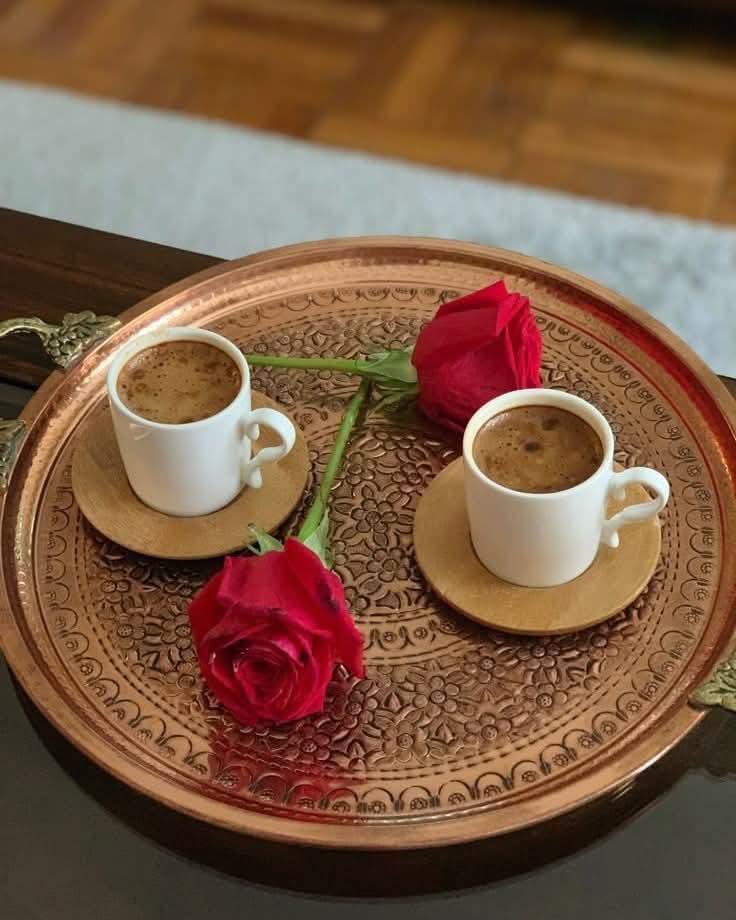 لا شئ أجمل من فنجان قهوة يجمع قلبين تحت سماء الحب 🩵☕️