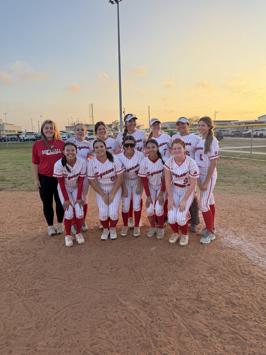 Jourdanton Squaws Softball tweet media