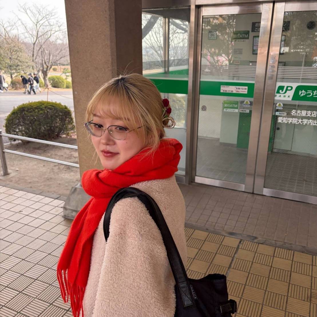 AGUglee's tweet photo. 団員紹介Part4ｰ②
文学部英語英米文化学科4年
まお先輩
ソプラノ・アルト

ついに、最後の演奏会です! あまり練習に参加できた年ではなかったので、今までのように思い入れのあ る演奏というよりは、グリーで過ごしたこれまでの時間 を胸に楽しく歌います! みんな私と一緒に歌ってくれて ありがとう♡ https://t.co/5WMBlTRxzl
