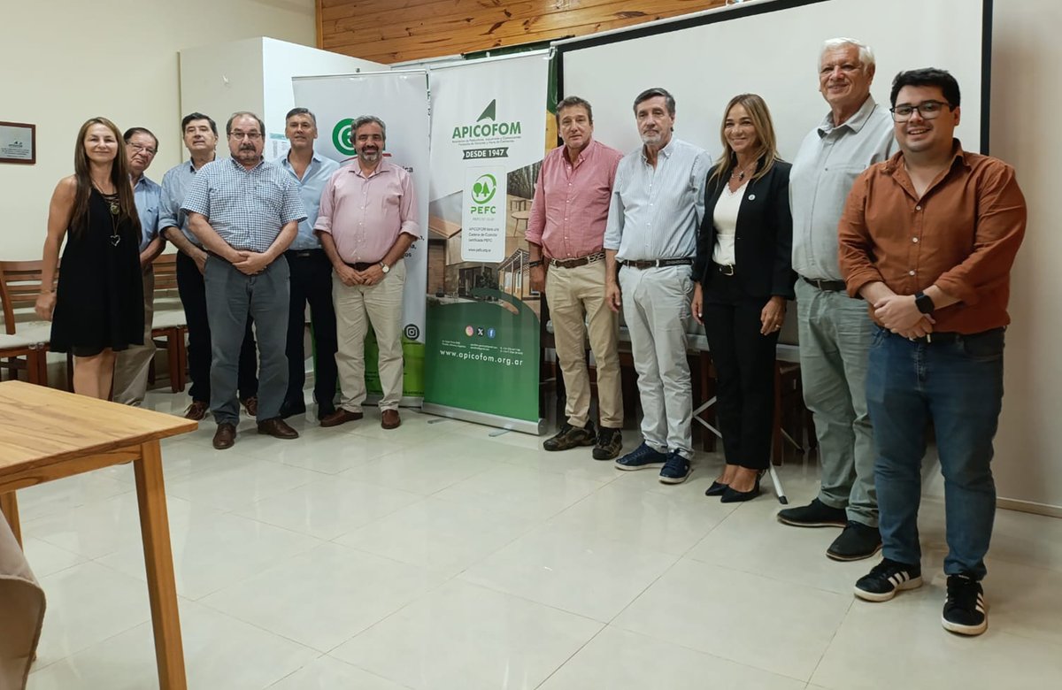 apicofom tweet media