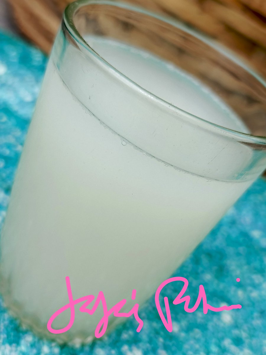 jatisgroups's tweet photo. jaja's palmi "ògùrọ̀" 🌴

nature, natural drink https://t.co/XvLFI3WFb7