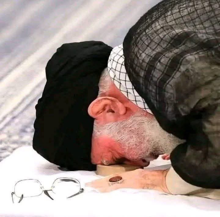 Burak_dmrcan's tweet photo. Bu adamın Allahtan başkasına başı eğilmedi. 

Ceddi Hüseyin gibi nasıl yaşanılır, nasıl ölünürün dersini insanlığa verdi.

Elveda İmam💔 https://t.co/T5PDk3VKQb