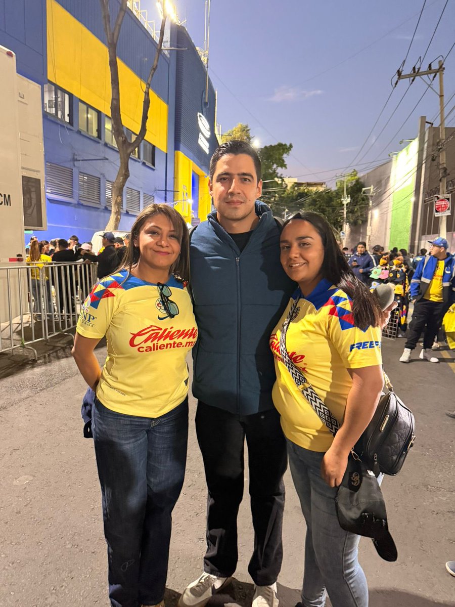 VaRoVa's tweet photo. #MegaFutbol Vamos América  🦅 https://t.co/U9UCcC9VaK