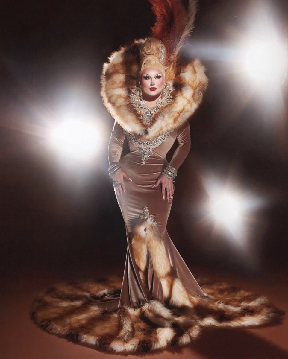 Drag_Crave's tweet photo. Jane Don’t looks glorious in her "Beige Against the Machine" runway for RuPaul's Drag Race season 18. https://t.co/0XNf2zBlgj
