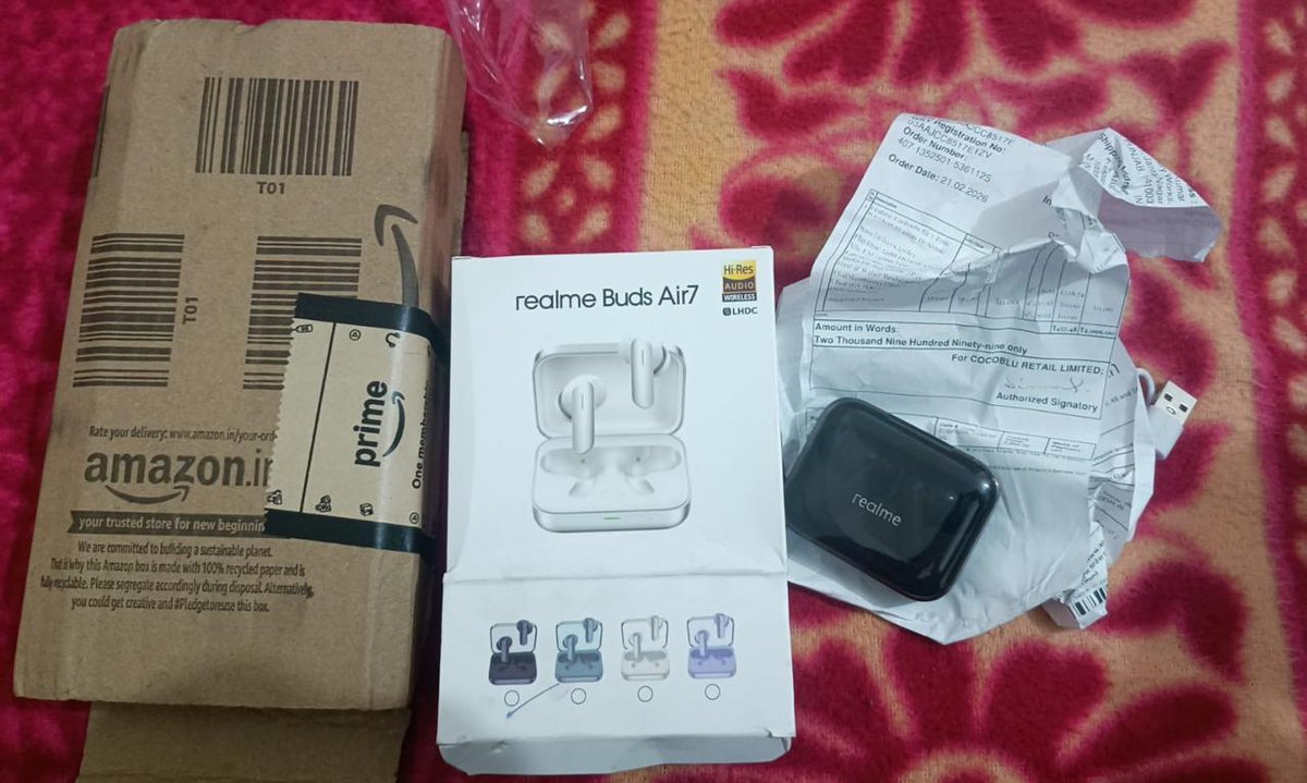 MrsSaavi's tweet photo. मैने इसे 21-02-2026 को ऑर्डर किया था और 23-02-2026 Delivered हुआ था ये Amazon ऐसे ही #Customer के #Fraud करता हैं @amazonIN ना तो ओपन बॉक्स डिलीवरी का Facility देता और ना ही Customer को Support. 😡😡😡😡
FYI. @jagograhakjago #AmazonFraud https://t.co/9k2b7dvmGR