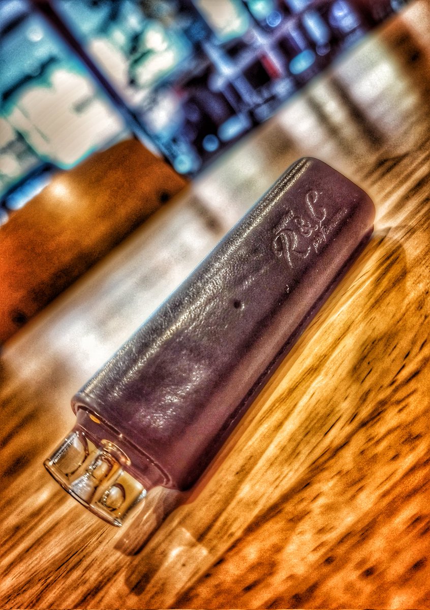 DukeDentaba's tweet photo. 遅よぉございます♫
まだまだ現役・・・と言いたいところだけど、カートリッジも残すところあと6個。製品終了とともに買えなくなるんじゃなく、共通規格の一つもあって欲しいなぁ💦 https://t.co/dMdVUvgiNR