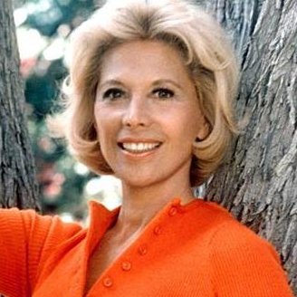 DrBuzz_Forensic's tweet image. Singer &amp;amp; TV personality Dinah Shore was #BornOnThisDay, March 1, 1916. A vocalist of the #1940s with her own TV shows thru the #1950s, #1960s &amp;amp; #1970s, media attention for dating actor Burt Reynolds &amp;amp; her golfing tournaments. Passed in 1994 (age 77) from #cancer #RIP #GoneTooSoon