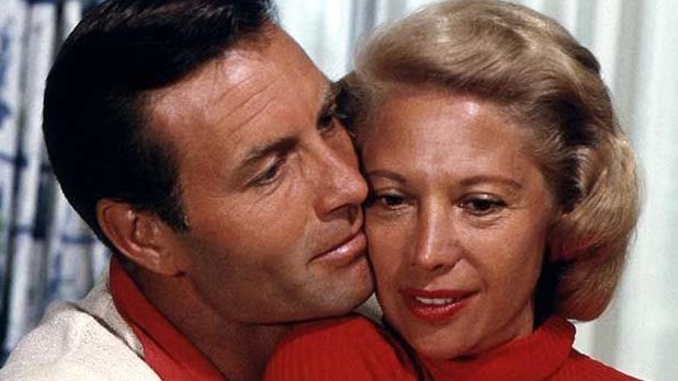DrBuzz_Forensic's tweet image. Singer &amp;amp; TV personality Dinah Shore was #BornOnThisDay, March 1, 1916. A vocalist of the #1940s with her own TV shows thru the #1950s, #1960s &amp;amp; #1970s, media attention for dating actor Burt Reynolds &amp;amp; her golfing tournaments. Passed in 1994 (age 77) from #cancer #RIP #GoneTooSoon