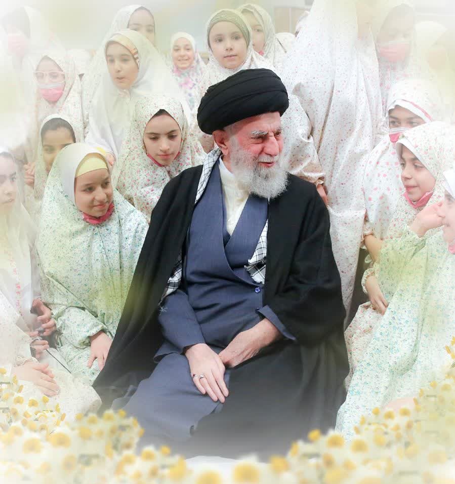 m_fakhrian12's tweet image. تو تاریخ ثبت شد : 
شهید امام خامنه ای با دختران مینابیش پر کشید 😭💔