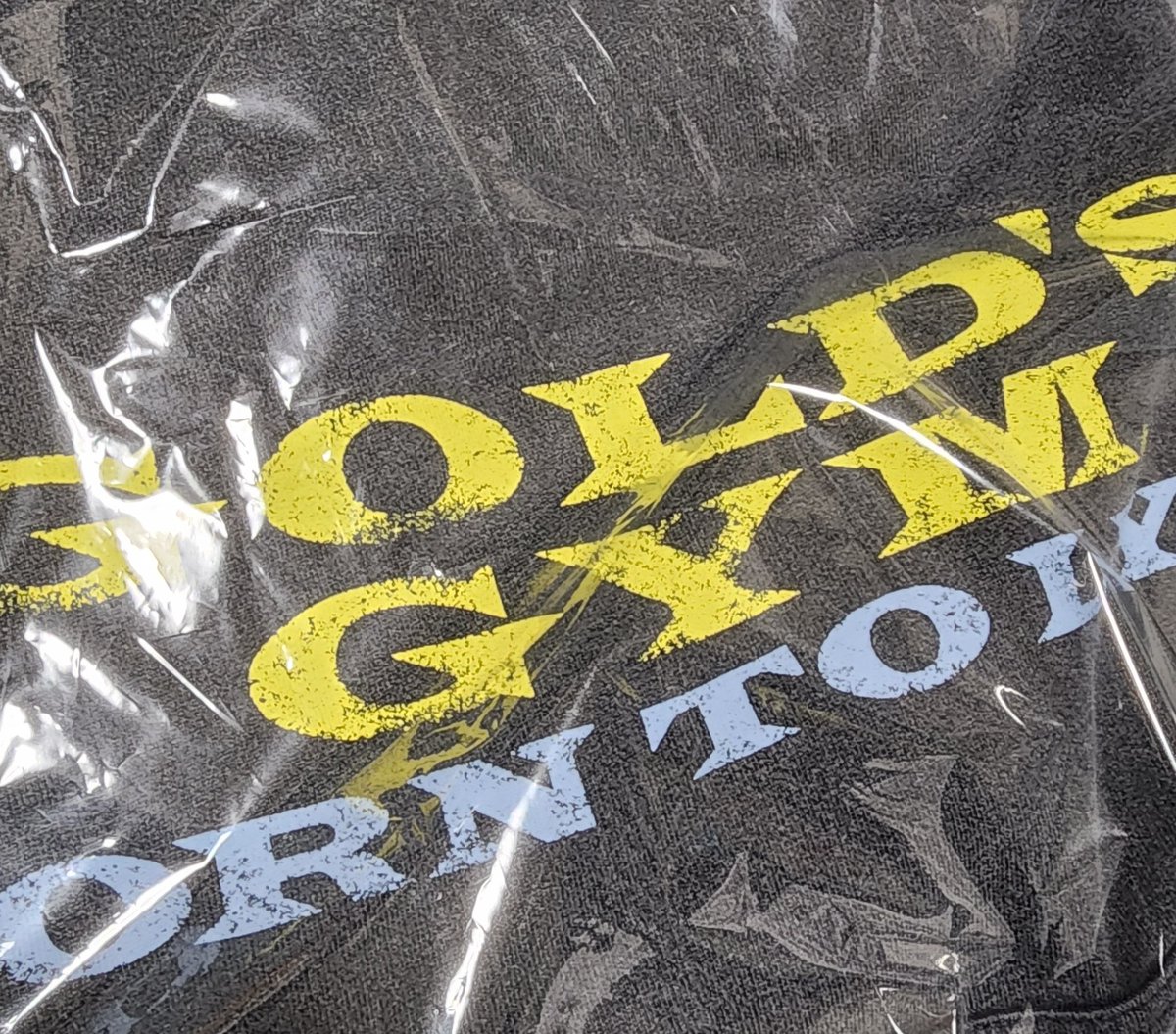 dietonton100's tweet image. 寒い中並んではこれ目当て😎
正直あんなに並ぶなんて思わなかった
『まぁ一応１時間前に行っとくか』って着いたら長蛇の列🤪
ゴールドジムのキャラクター？(オールドマン)やロゴってクセ強いからそこまで人気は…って思っていてゴメンナサイm(__)m
しかし雪降ってくるし寒かった
#LYFT 
#ゴールドジム