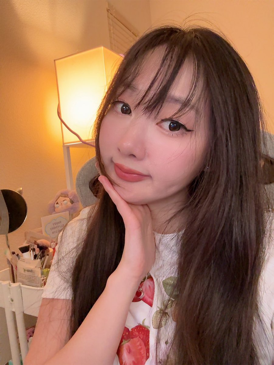 SirWeina's tweet photo. Gaming night wanna play? https://t.co/1y64GWxxOw