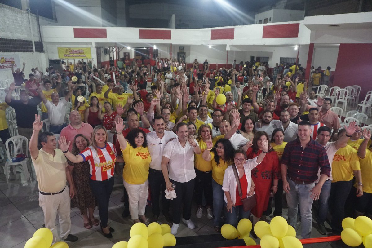 lacostasoy's tweet photo. La 1 se llenó de la 10. Así se presentó la pre candidatura de Rodrigo Paredes para la concejalía de Asunción en la seccional 1. Estuvo presente @arnaldosamanieg. Paredes se lanzó con la lista 7 - opción 10. Se presentó como el capitán del equipo en Capital. https://t.co/TGmDzFJ6F5
