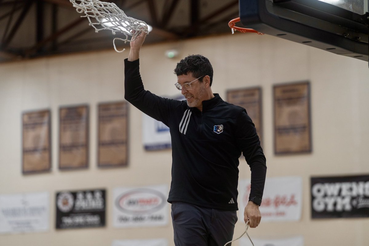 Coach Tony Miller tweet media