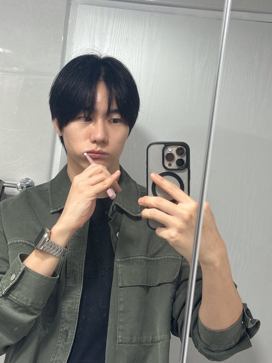 아웅 예뻐
야무지게 셀카 왕창 주고가셨어😍😍