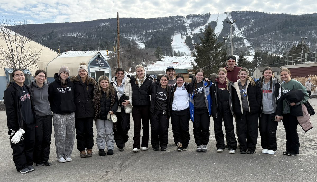 OutlawsGold's tweet image. Had a great day today with the @OutlawsGold girls with a little mountain fun!  Tubing, smiling, laughing and karaoke!  Nice change of pace before theHS season start!  🥎 💪🏼 #getsome #dobetter