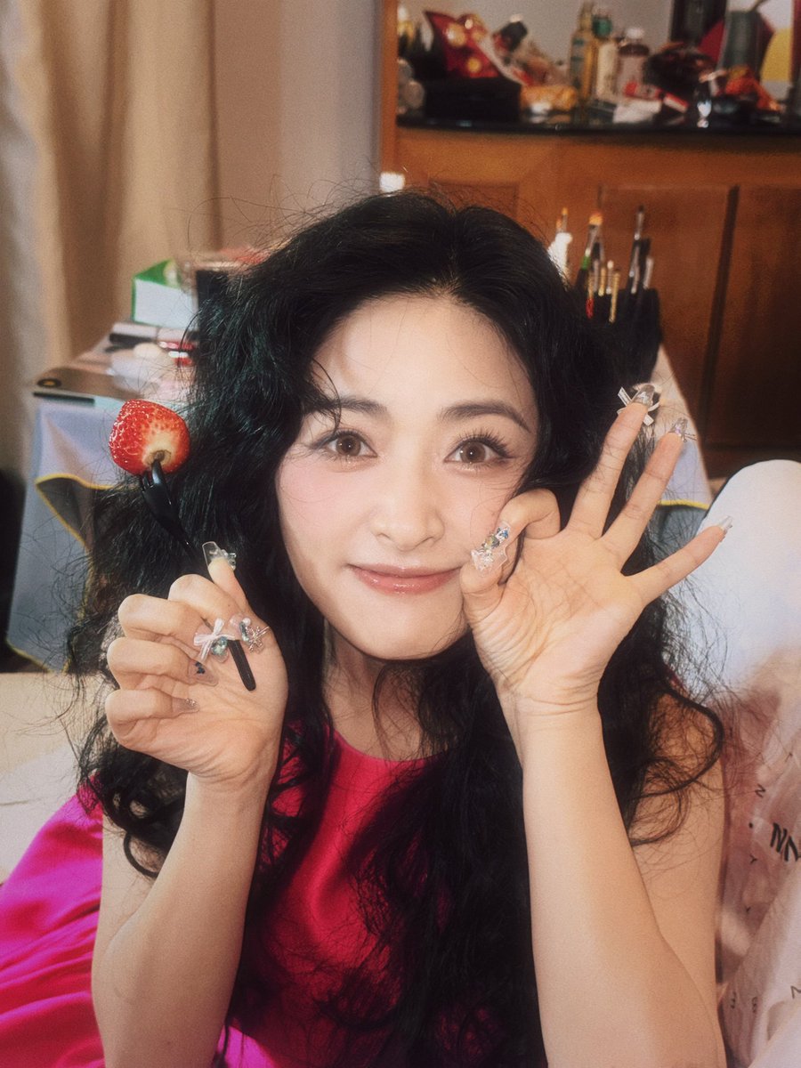 shenyue2797's tweet photo. ร่าเริงสดใส ในวันหยุดพักผ่อน #เสิ่นเยว่ #Shenyue https://t.co/FxZsKvfLzE