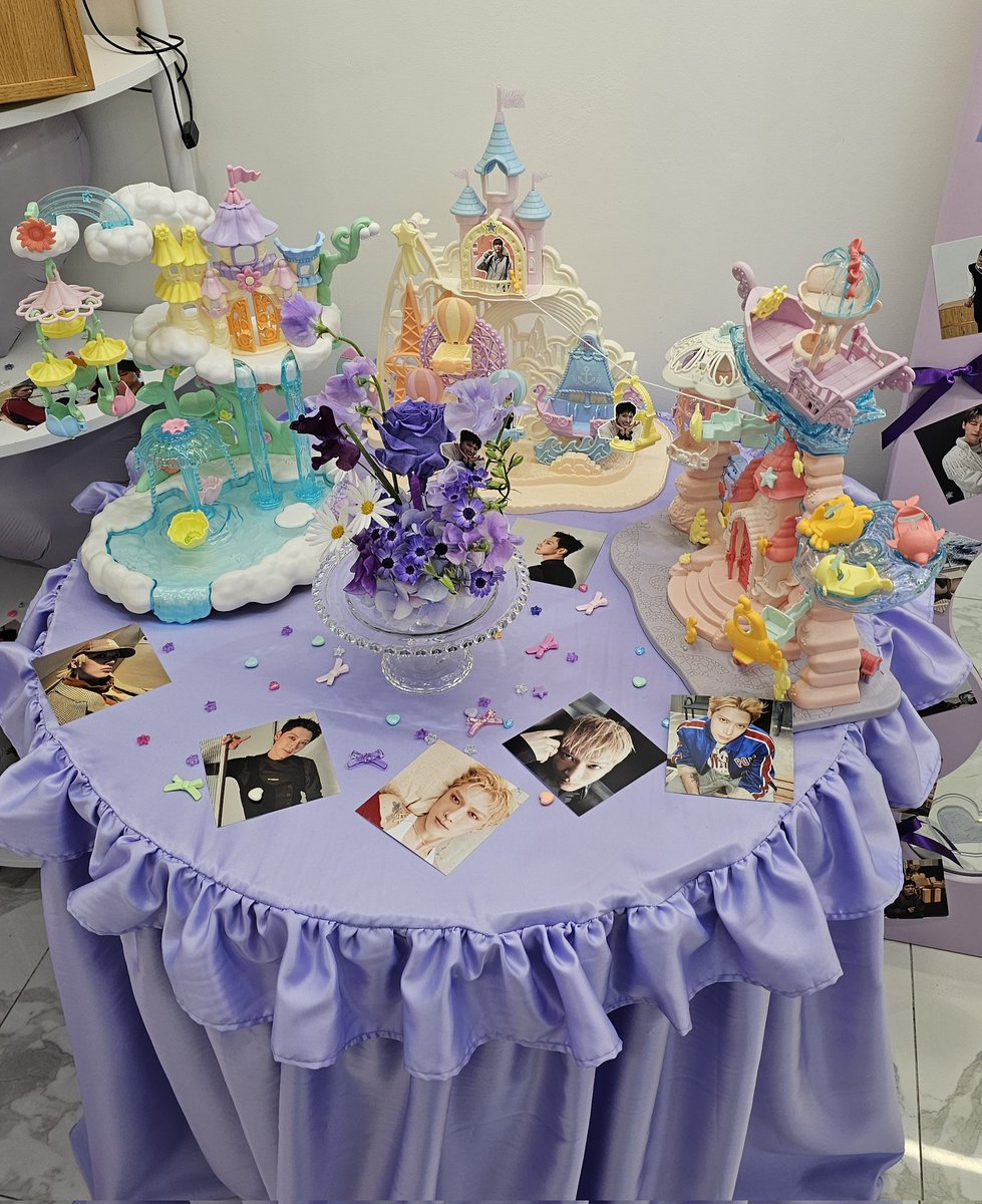 Chei_Daily's tweet photo. #Set_up_the_Purple_Line
#러블리리본
토요일에 메리벨에 다녀옴. 작년에 이상한 나라의 텐리스때 못가서 너무 슬펐는데 드디어...🥹 꽃집 생카는 처음 경험해봤는데 너무 이쁘게 잘 꾸며놓으셨고 보라색 꽃과 올해 특전 디피 해놓으신 테이블이 정말 예뻤다. 스위트피가 올 특전이라 이걸로 주문함 https://t.co/PSCx0VFW8R