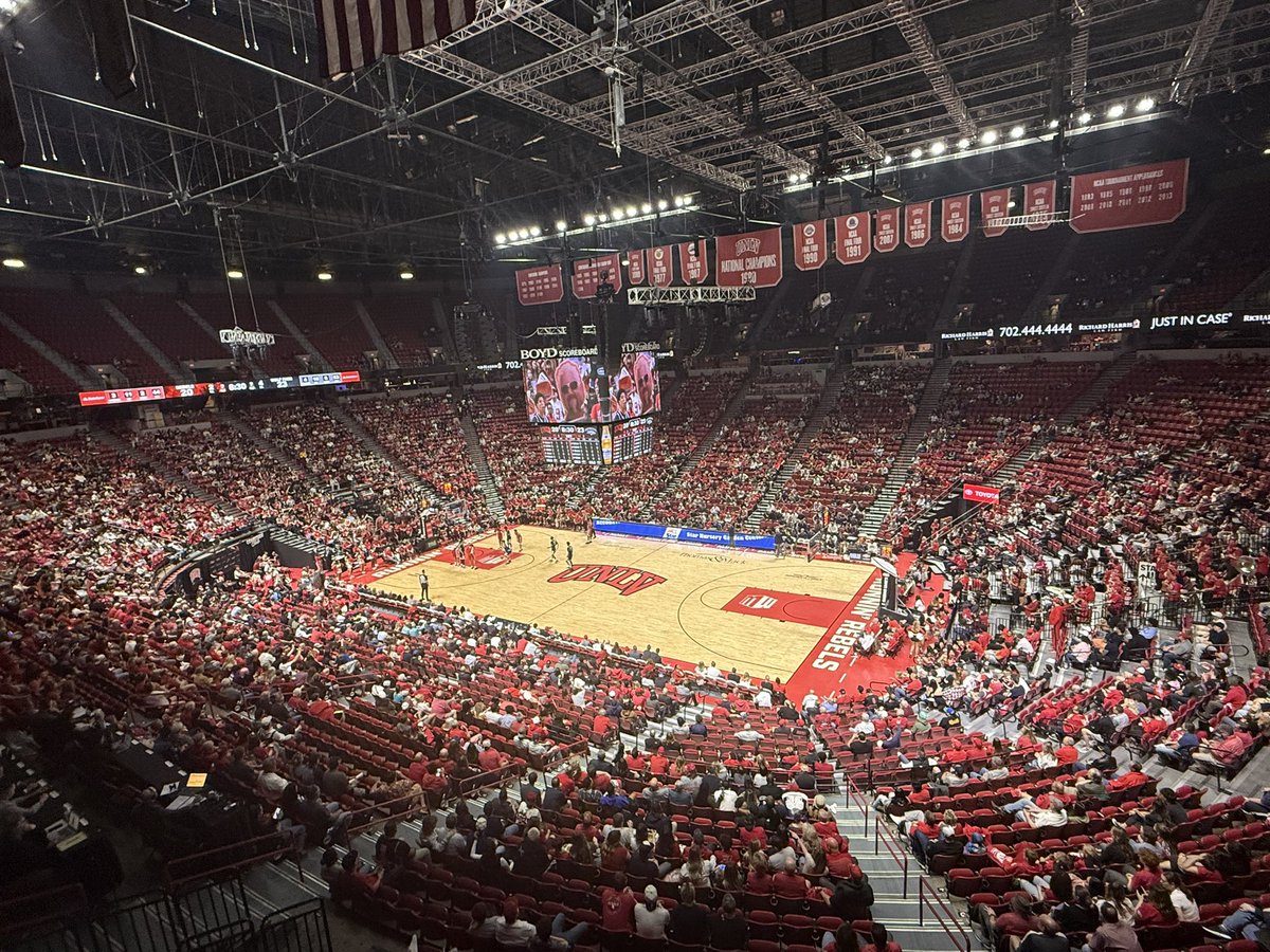 UNLV vs. Reno. #vegas #unlvmbb