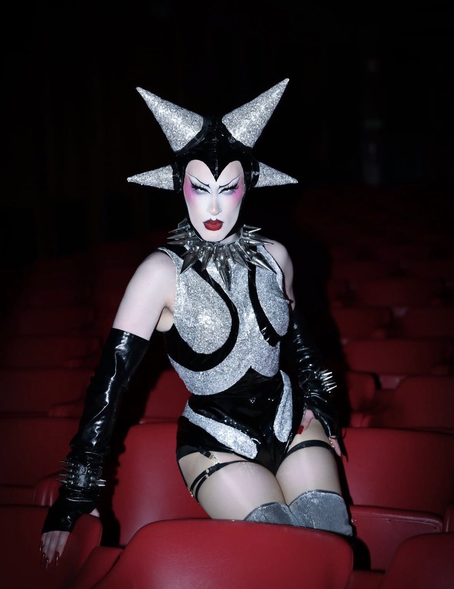 Drag Crave tweet media