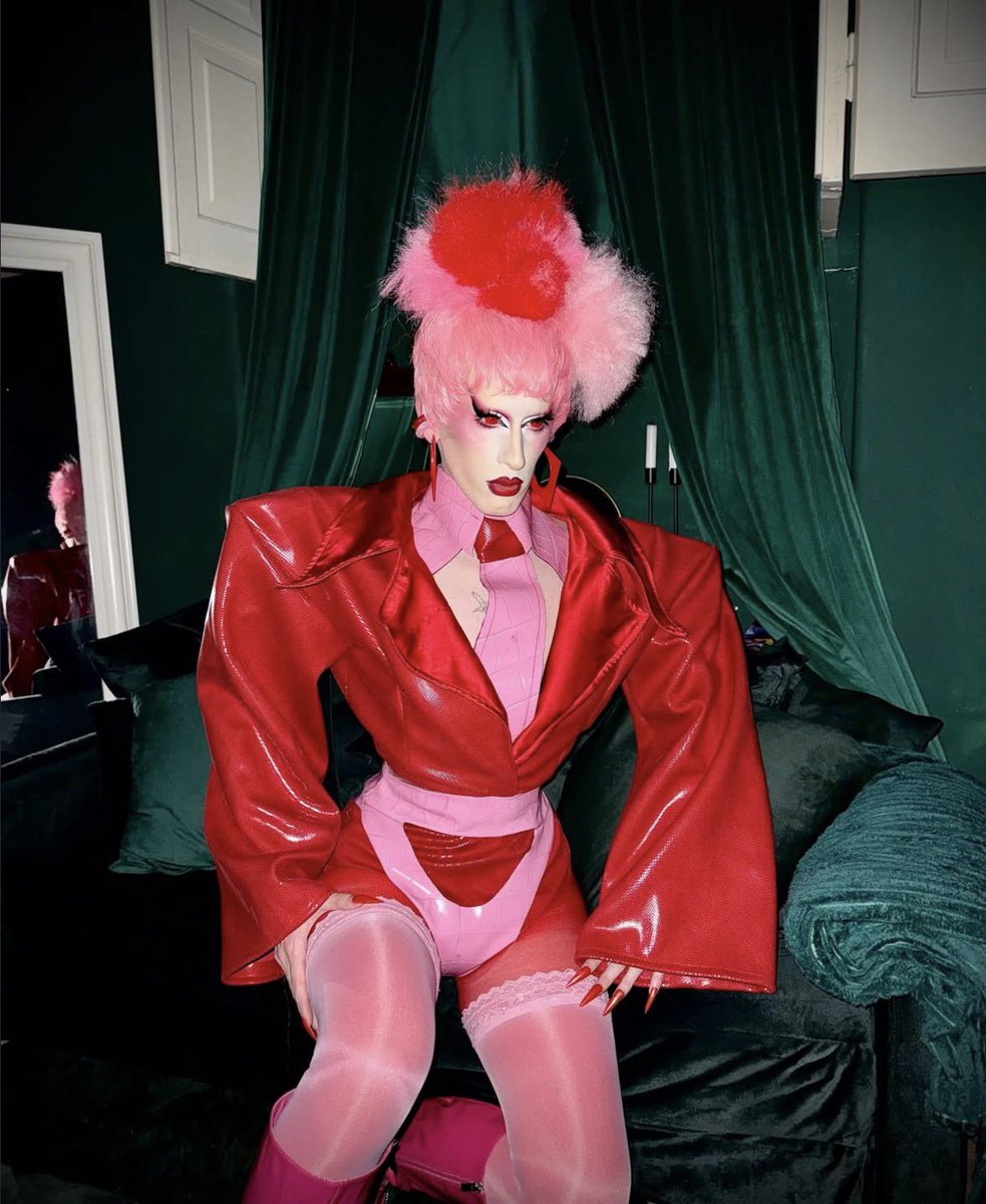 Drag Crave tweet media