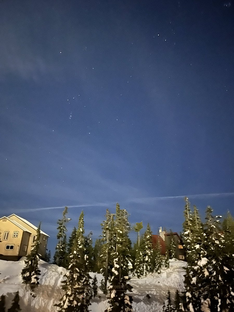Le soleil tire sa révérence, donnant place à une nuit fraîche et étoilée 💫