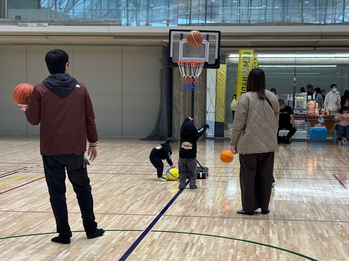 ＼ サブアリーナコート解放中！🏀 ／
本日の解放時間は12:00〜16:00まで！
ぜひ親子でバスケットボールをお楽しみください☺️

#サムライズ 
#WeRise 
#WeRaise 
#WeAreSAMURAIZ