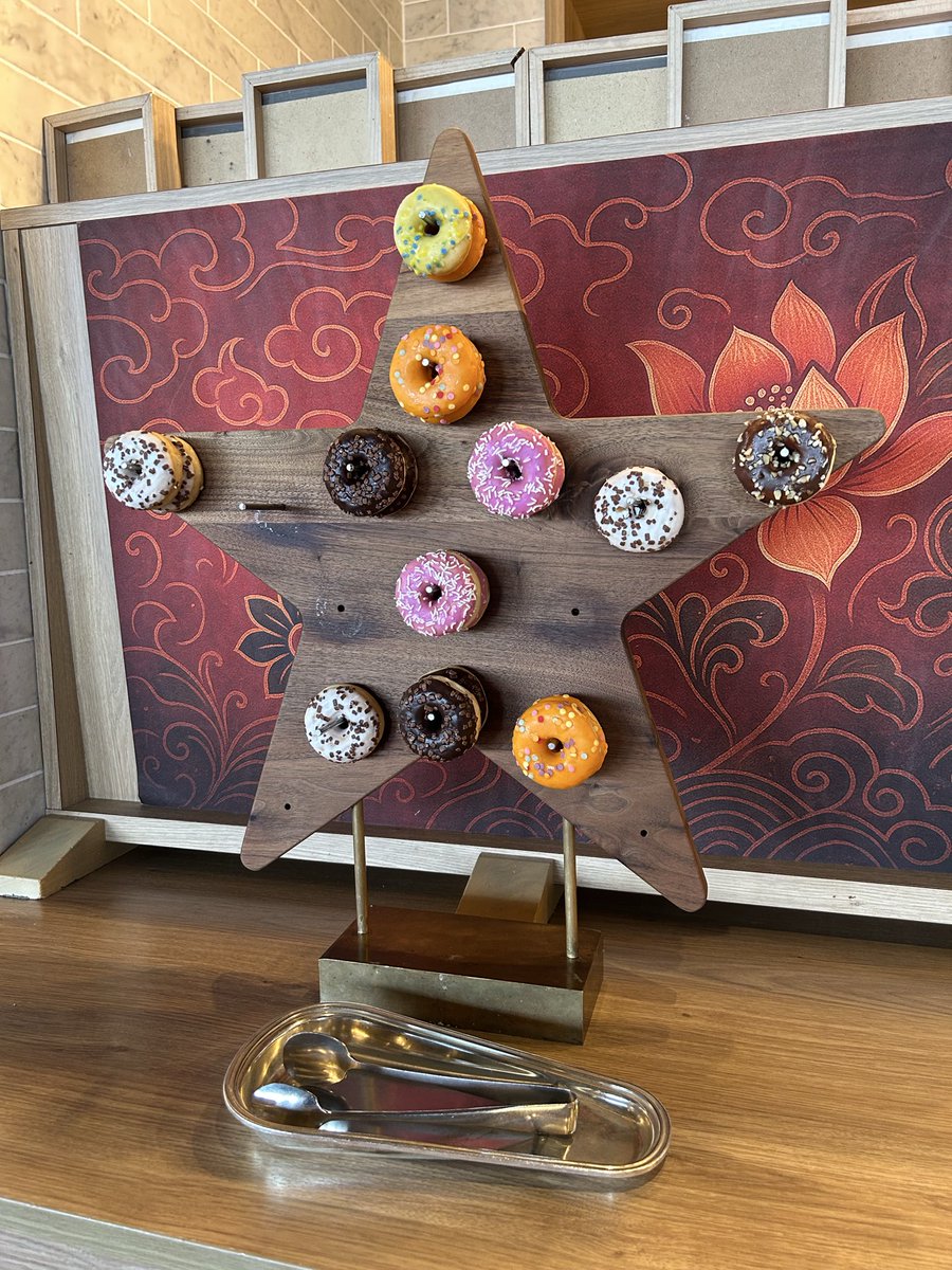 Image for the Tweet beginning: 2周目のOHAのDay27まで終了！

やっと「ライブラリで実装する」の意味が理解できるようになった🙌

どちらかというとjQueryで書くほうが好きかも。

友達が遊びに来てくれて、ホテルランチに行ってきた！もう半袖で良さそう👕☀️

学習273日目 1H (累計713H)

#デイトラ
#デイトラコミュニティ
#Web制作 