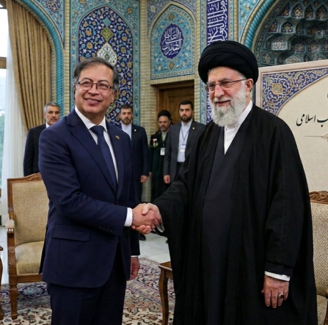 Ya se bajaron a uno, falta el otro.