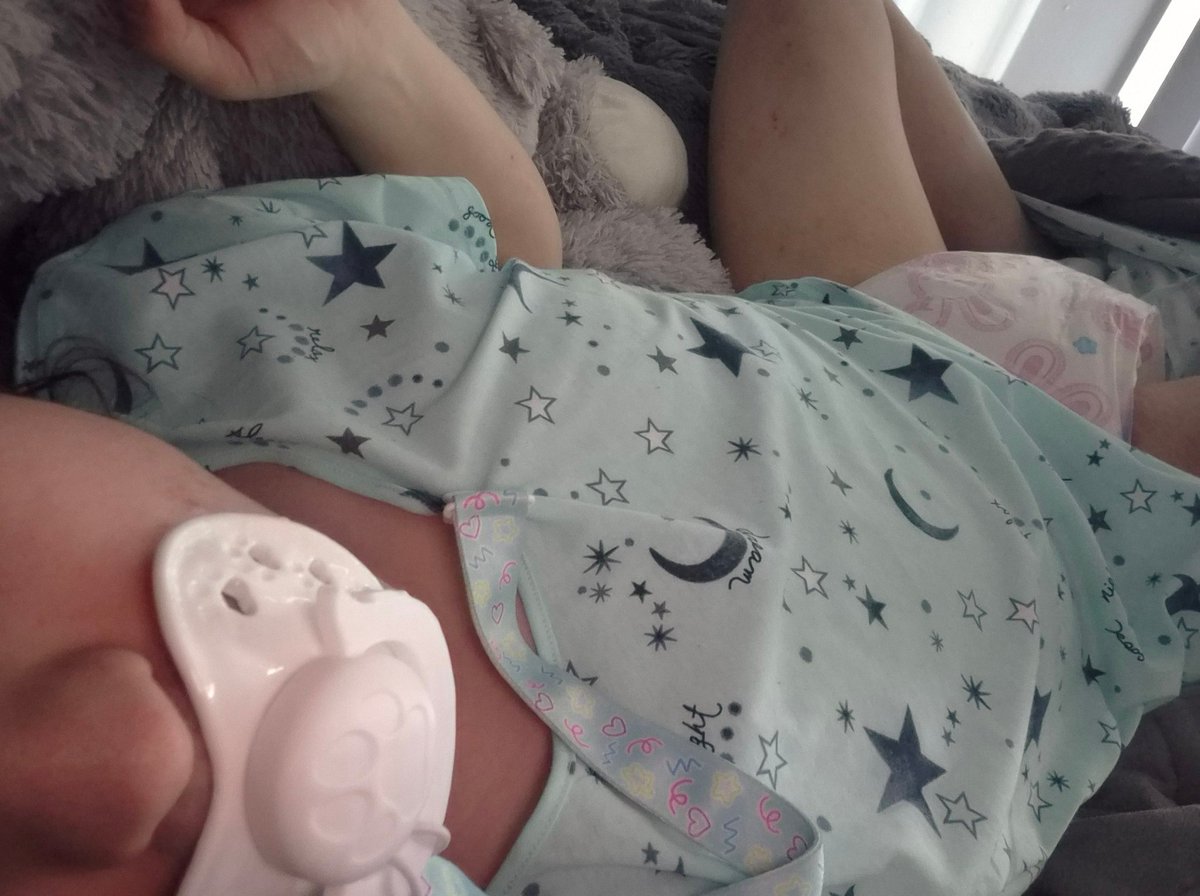 crinklylilcucky's tweet photo. Paci baby >< https://t.co/9JLlXfrwzr