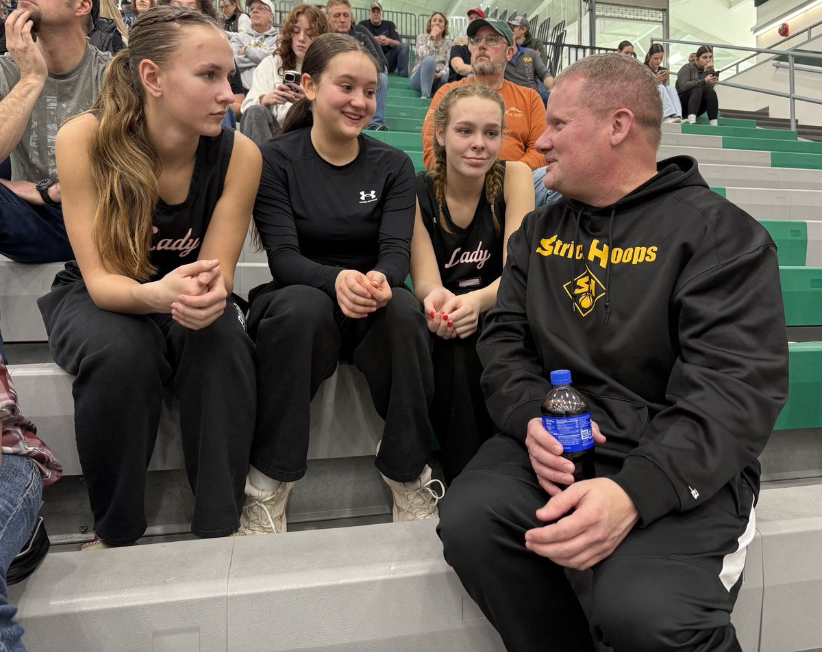 Sean Strickland tweet media