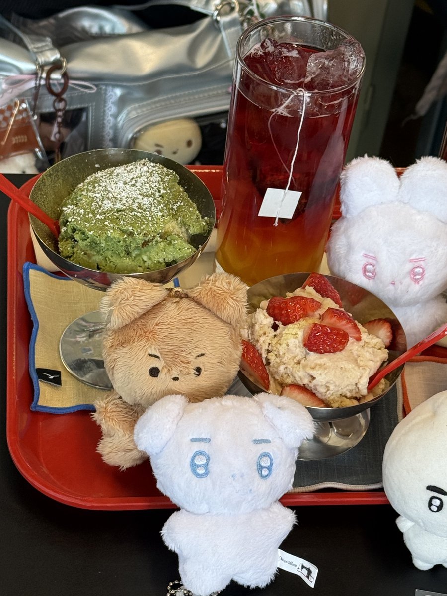 I_S2_24's tweet photo. 딸기 젤라이크 너무 맛있었움.. 또먹으러갈게여~! https://t.co/nl3p5MDJ9n