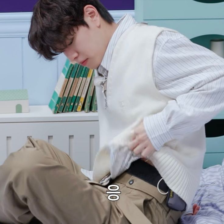 im_fifix's tweet photo. —Capricho—
  Os #chanmin 🔞

Ch4n y su lindo novio S3vngm¡n recientemente se habían mudado juntos, y ahora, más que nunca, podían estar juntos. Para el gusto de Chn, podría estar todos los días, si quisiera, entre las piernas de su adorable novio. https://t.co/Ayt58wGdES
