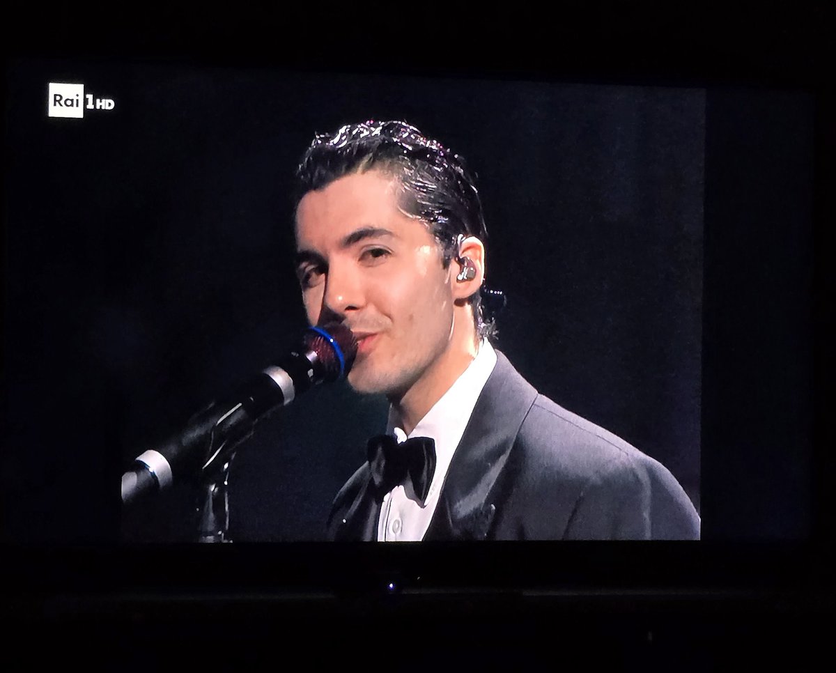 Acsumusca's tweet photo. Premio Miglior Marito 2026
#Sanremo2026 #Sanremo26 #SanremoRai https://t.co/fE6NATPmAr
