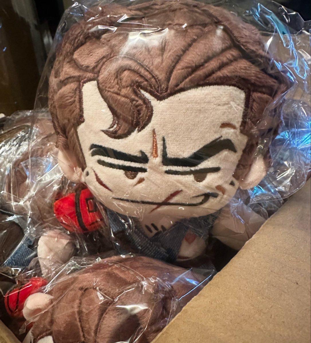 TwilightPalms's tweet image. Mini Ash plushies have arrived!! Preorders ship Monday and he is now officially in stock! He comes with a free charm and sticker too, check him out! #evildead #ashwilliams #armyofdarkness