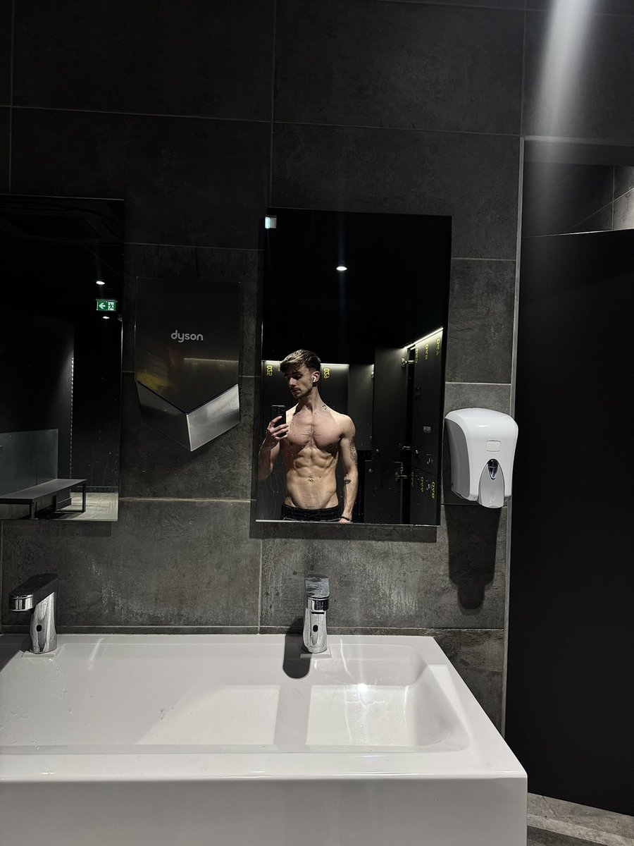 Angel gym tweet media