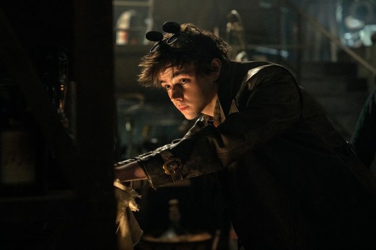 #SaveShadowAndBone #SixOfCrowsSpinoff