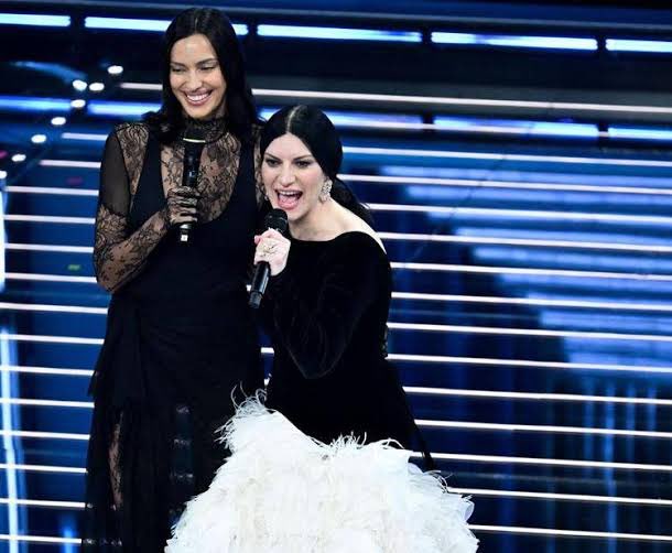 Cinguetterai's tweet photo. “A Sanremo Laura Pausini non vuole donne accanto a sé”
“Laura Pausini non vuole altre co-conduttrici, solo uomini”
“Laura Pausini fa la diva, non sa stare al gioco” scrissero le solite malelingue col tesserino.

OIIIII OIIIIIII

#Sanremo2026 https://t.co/ykkW51ssuS