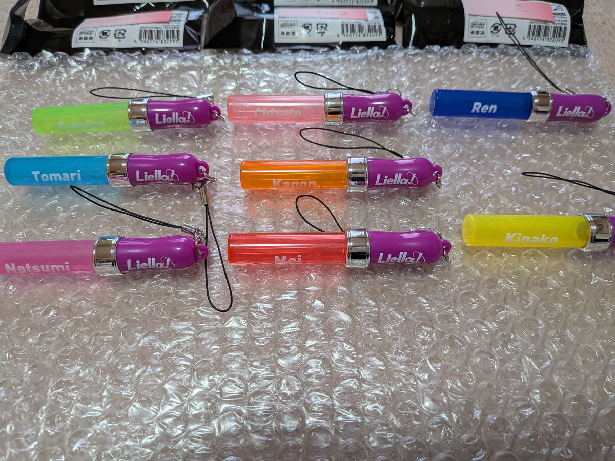 【交換希望】
ラブライブ!スーパースター‼︎
Liella! CLUB 2025 ミニラブライブレード！スーパースター!!

譲:かのん、千砂都、すみれ、恋、きな子、メイ、夏美、冬毬

求:可可、四季

20本買って揃いませんでした
今日の今日で難しいとは思いますが、7th愛知公演day2で交換希望です