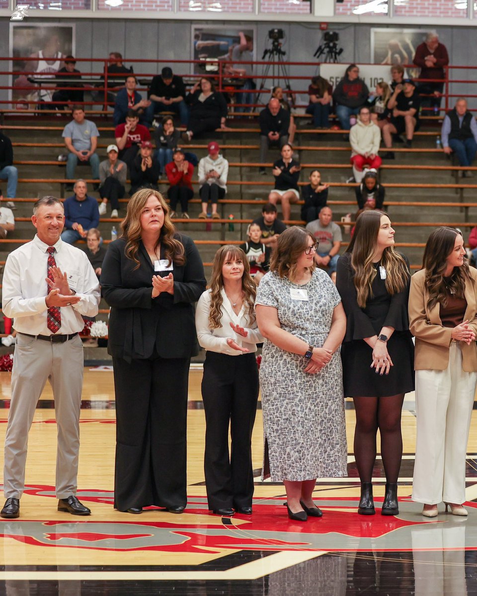 UIndyAthletics's tweet photo. Shoutout to the UIndy Athletics Hall of Fame class of 2026, recognized this afternoon at The Nic! 🐾🏆

📸 2014-15 Women’s Golf https://t.co/BKQ2quJYMe