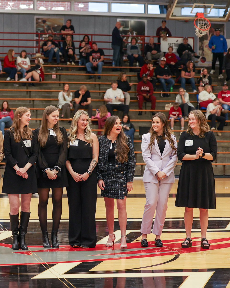 UIndyAthletics's tweet photo. Shoutout to the UIndy Athletics Hall of Fame class of 2026, recognized this afternoon at The Nic! 🐾🏆

📸 2014-15 Women’s Golf https://t.co/BKQ2quJYMe