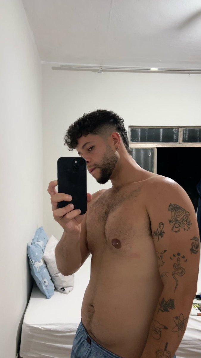 lipegzb's tweet photo. cortei o cabelo, gostaro? 👉🏻👈🏻 https://t.co/6GQcP8HRtr