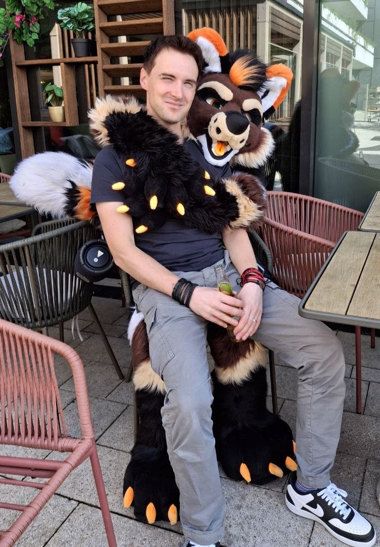 TheKareliaFursuits 🔜 EF tweet media